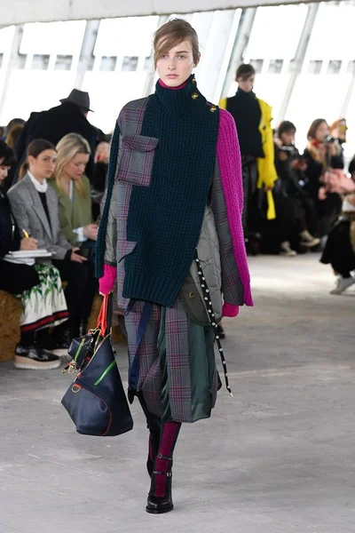 Look 11